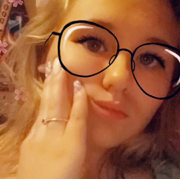 Meet your Posher, Ali - Picture 1 of 1